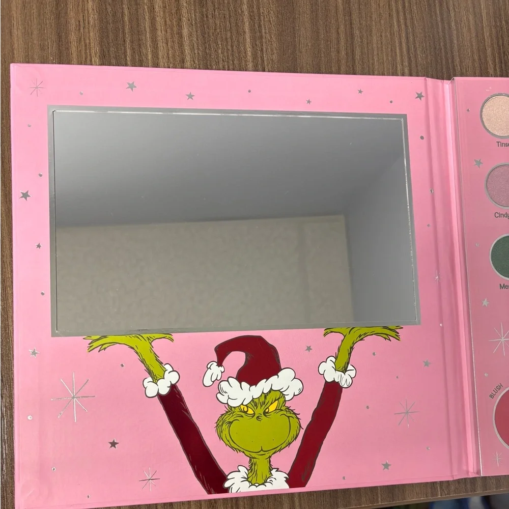 The Grinch Eyeshadow & Face Palette by Taste Beauty